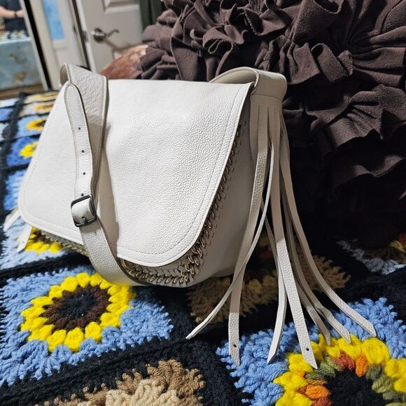 Coach Dakota Fringe Whipstitch Chain Saddle Bag in White Pebbled Leather Purse - Picture 2 of 9